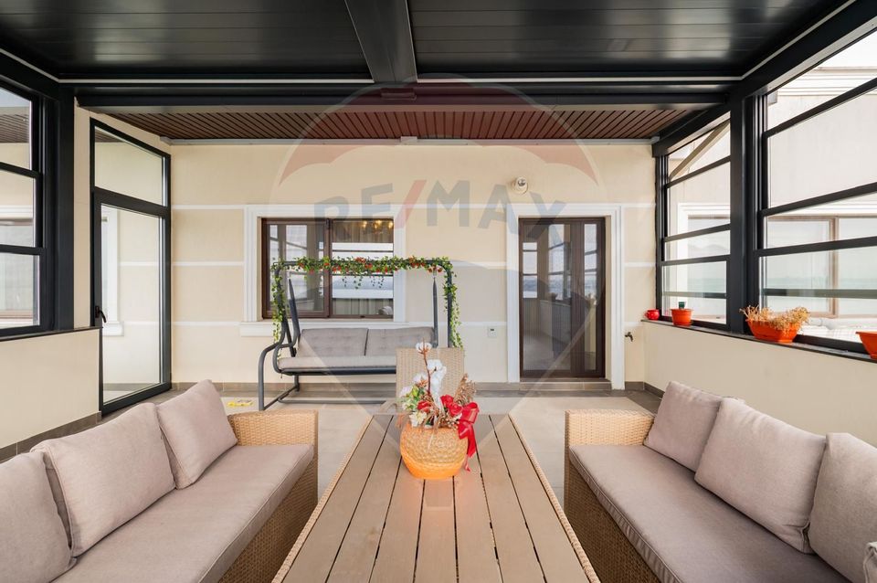 Penthouse de vanzare in Mamaia vedere frontala lac si marea Neagra