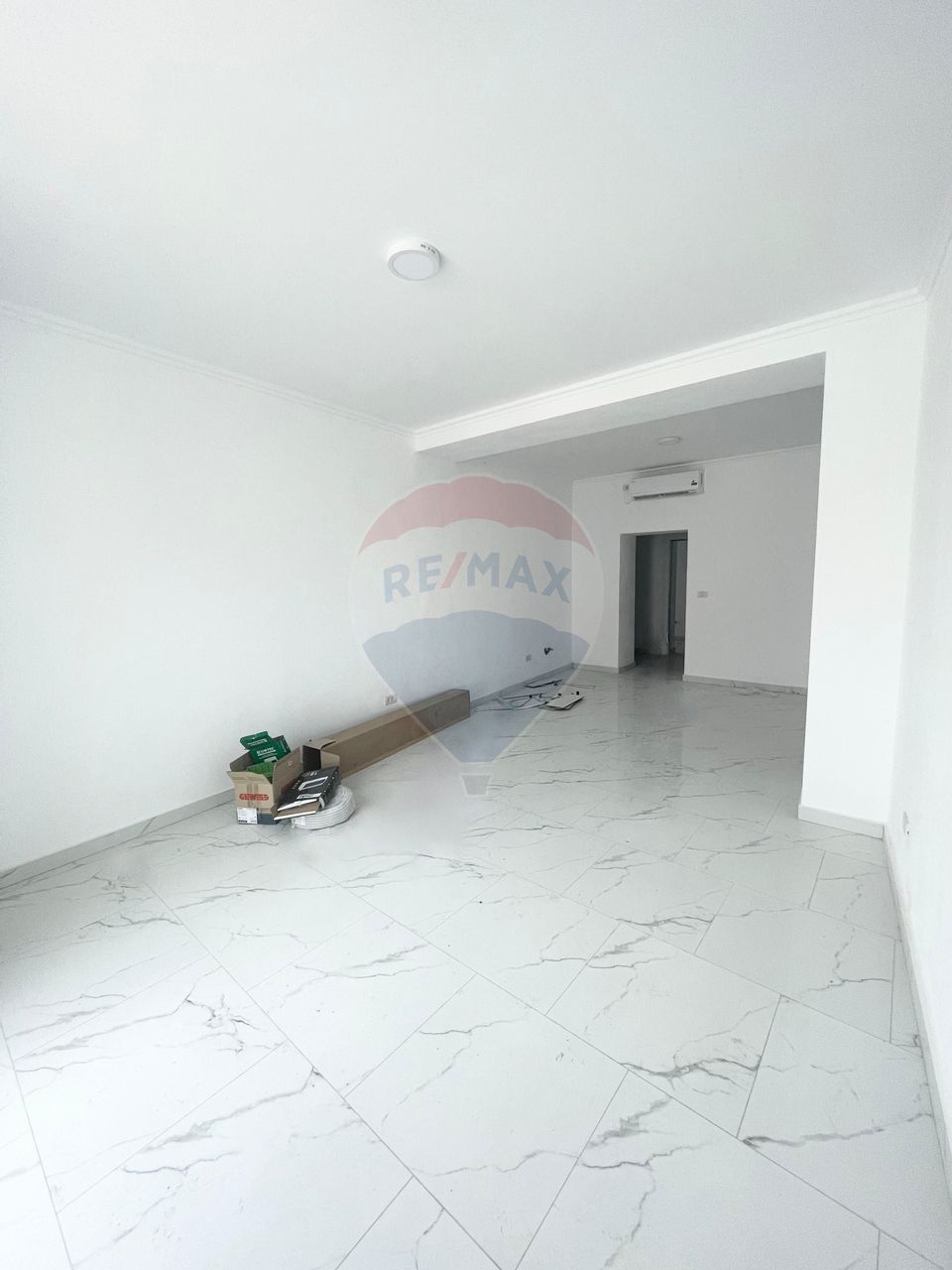 30sq.m Office Space for rent, Podgoria area