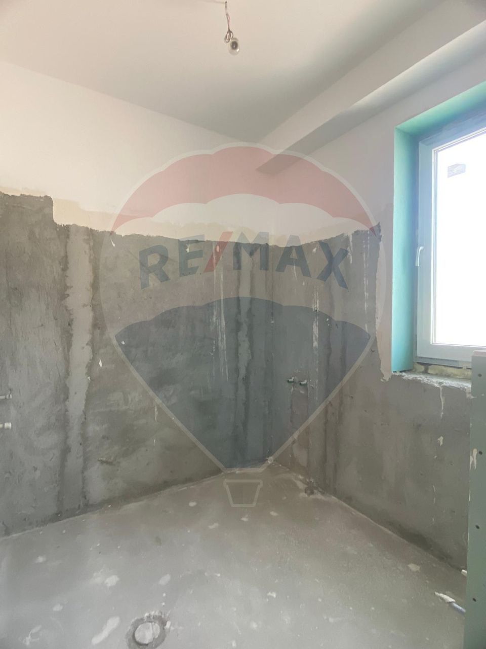 DE VANZARE Casă / Vilă cu 5 camere Popesti - Leordeni
