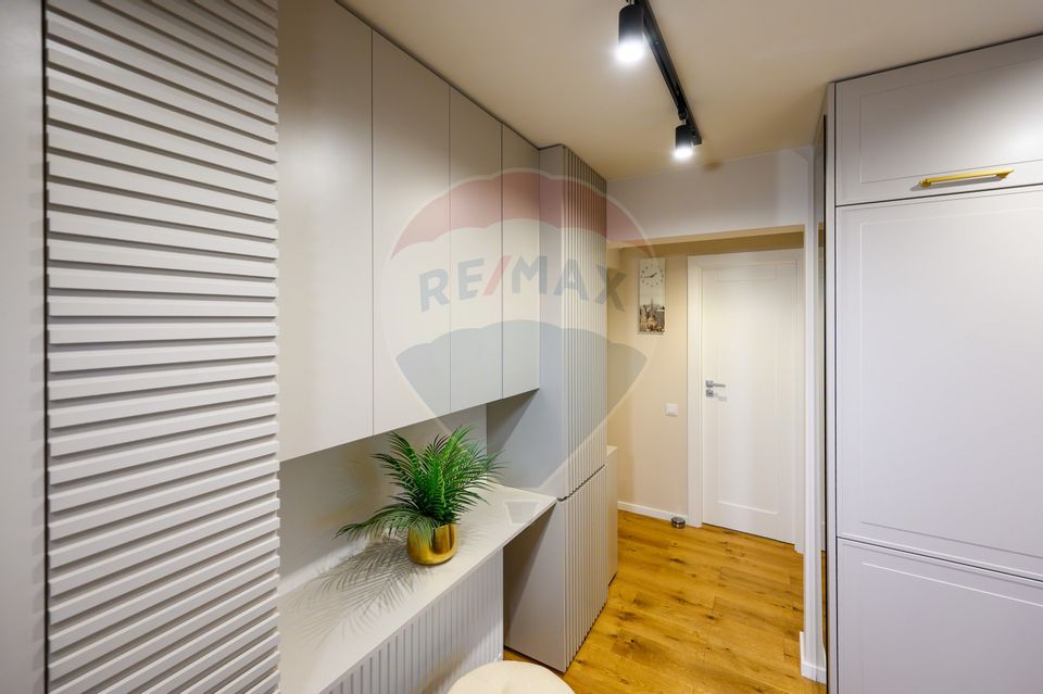 Apartament renovat, modern, cu 3 camere, de vânzare în Grigorescu