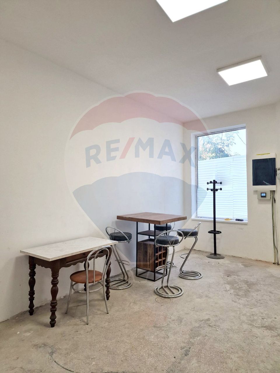 37.2sqm commercial space for rent in the Eroii Revolutiei area