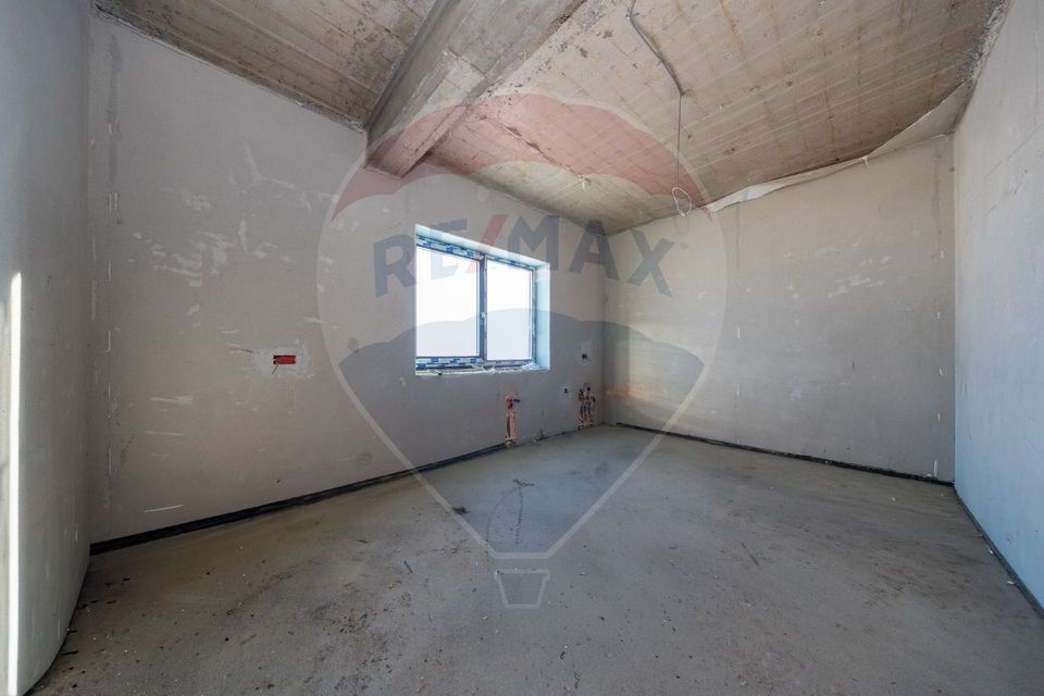 DUPLEX NOU, curte, cartier Izvor!