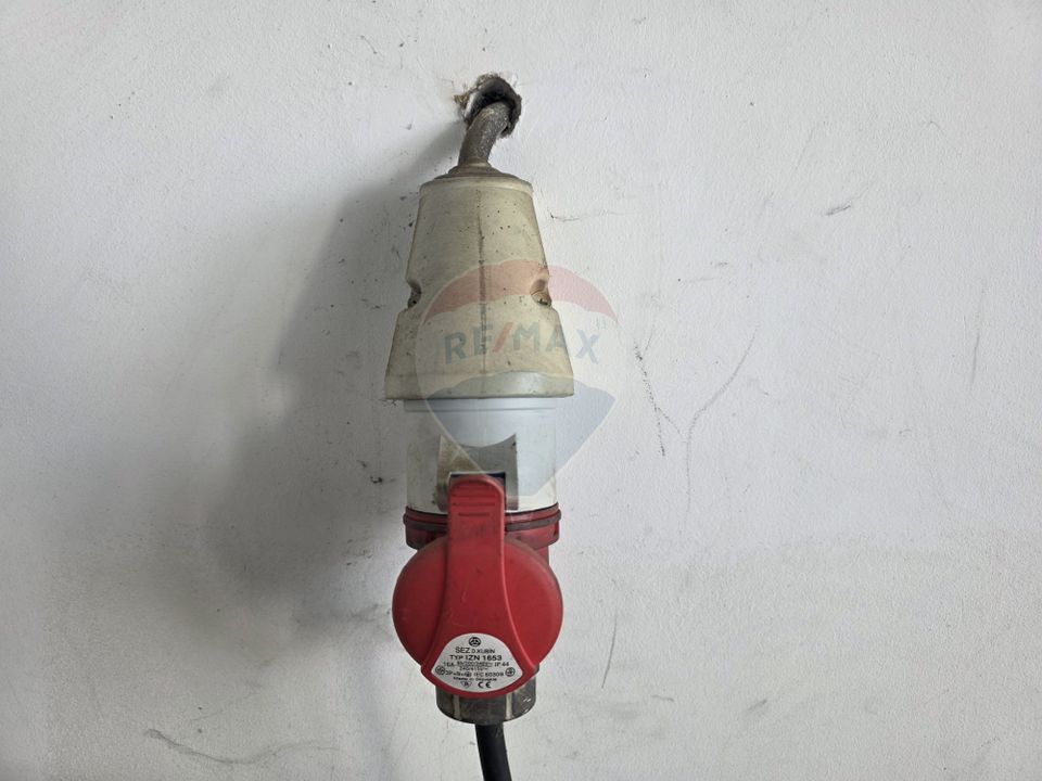 2,400sq.m Industrial Space for sale, Centura Nord area