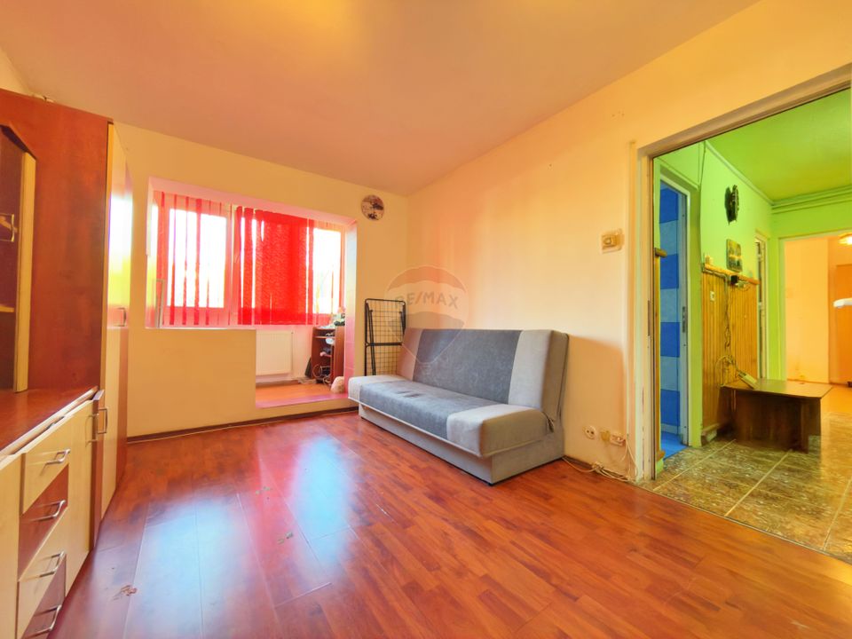 Apartament decomandat cu 2 camere de vânzare / Aurel Vlaicu - Arad