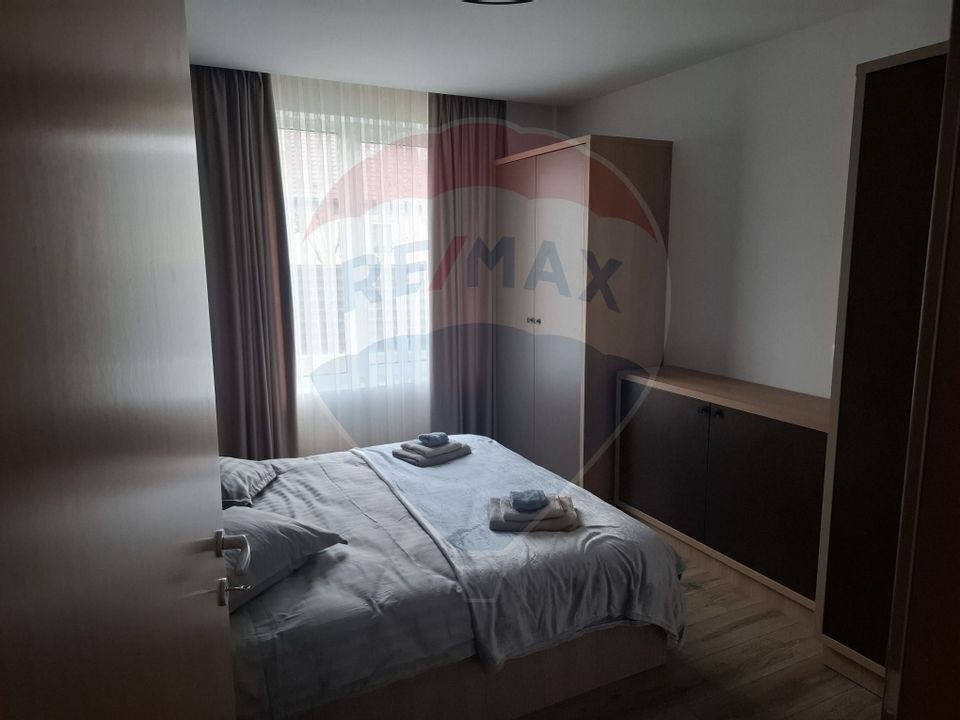 Apartament cu 3 camere de închiriat