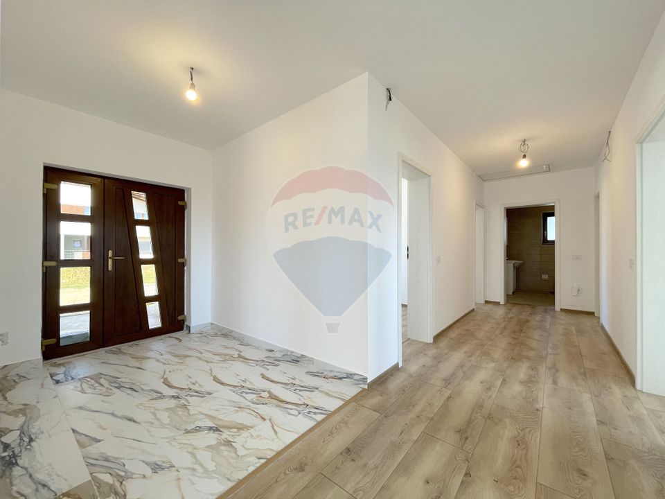 !! VANDUT !! Casă individuala, parter, 1400 mp teren, Sanpetru