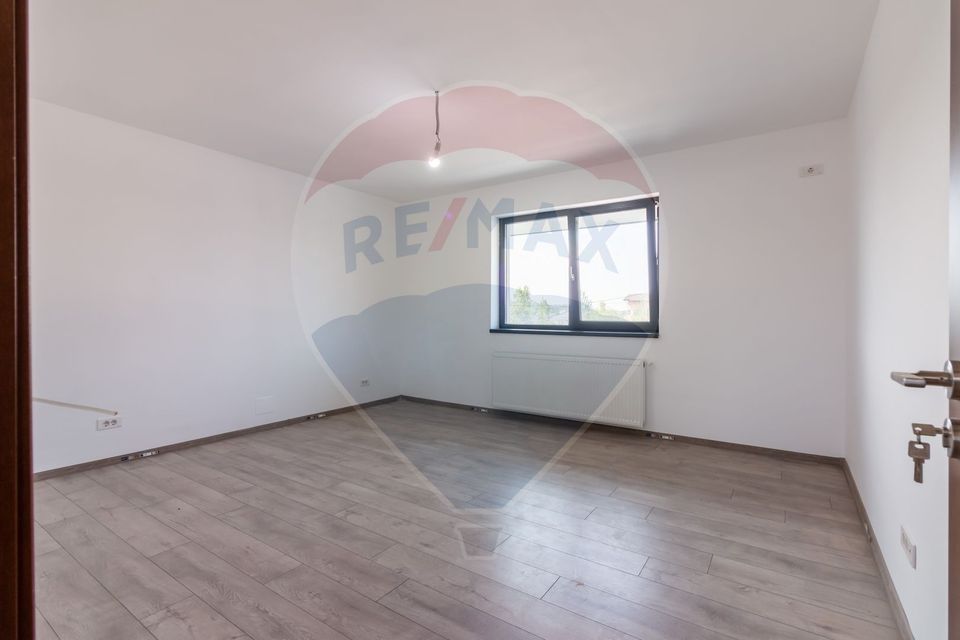 Vanzare Casa 4 camere, stil mediteranean,Domnesti