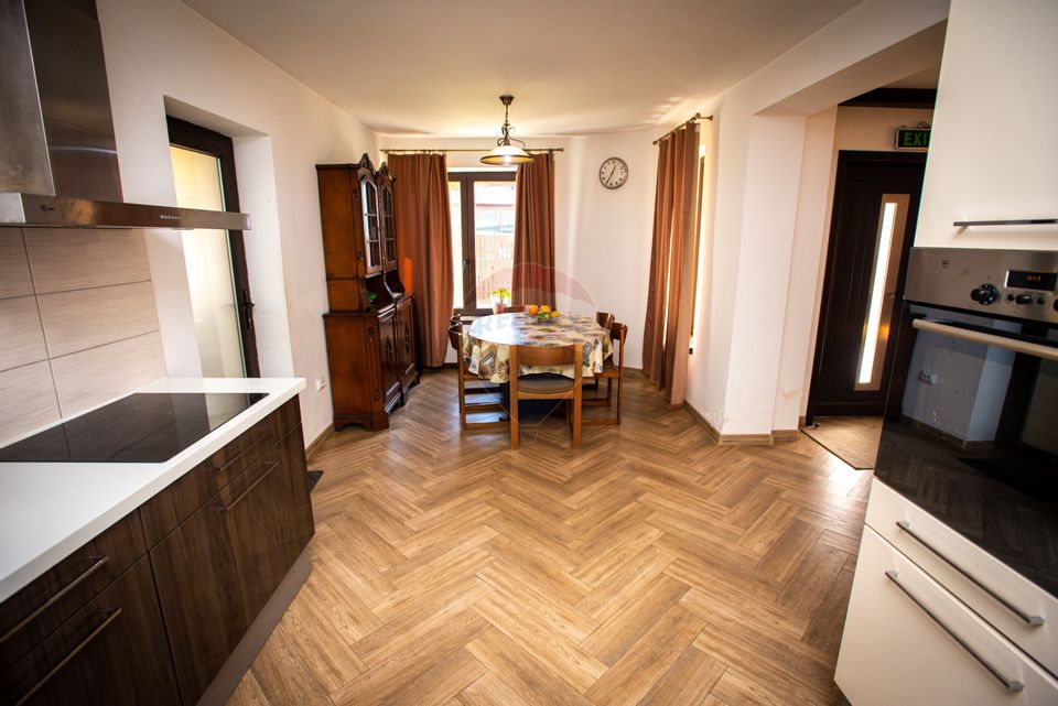 11 room Hotel / Pension for sale