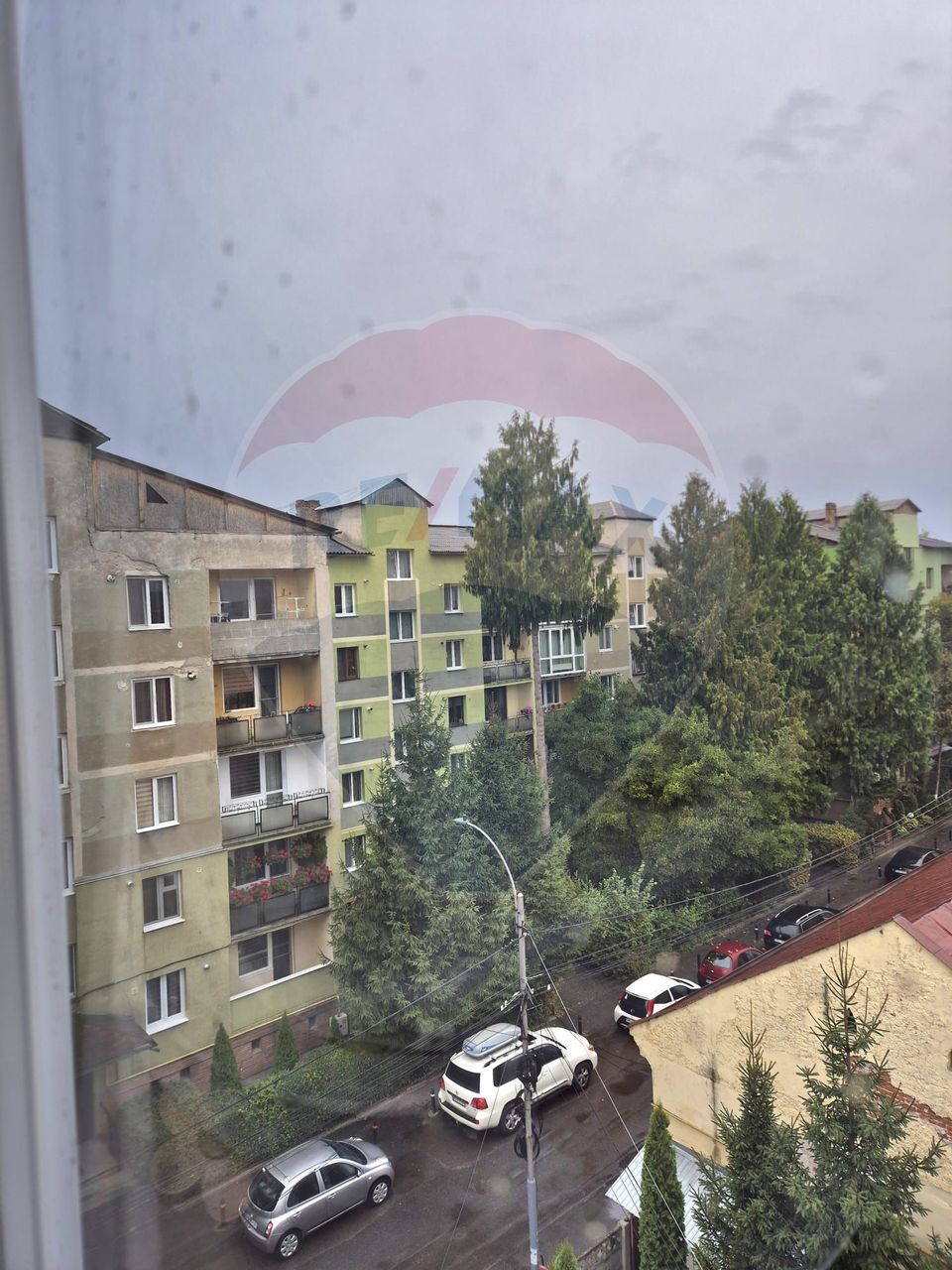 Apartament cu 4 camere de vânzare în zona Central