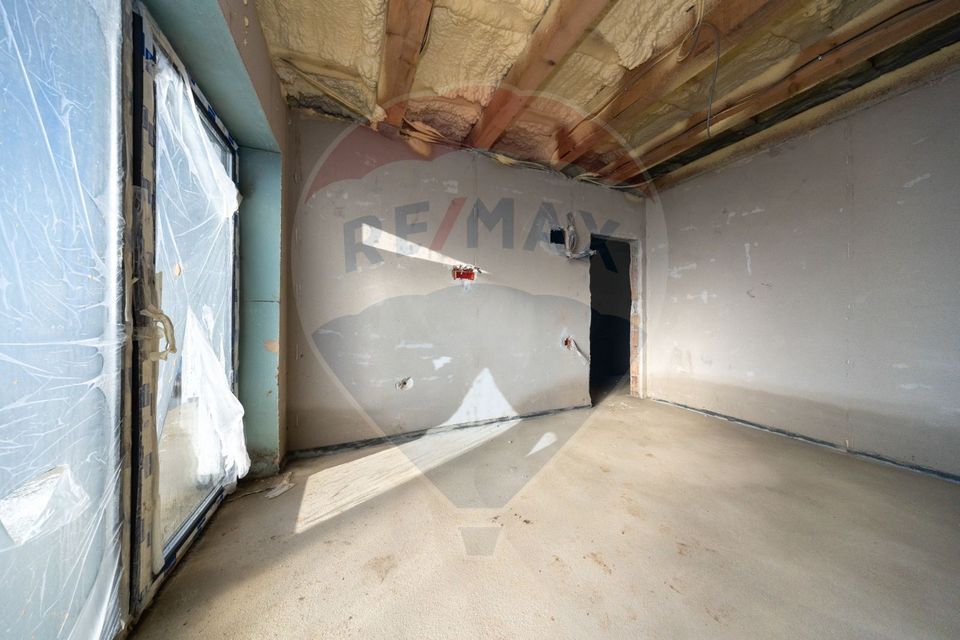 DUPLEX NOU, curte, cartier Izvor!