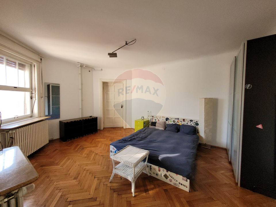 Apartament cu 2 camere de închiriat în zona Universitate