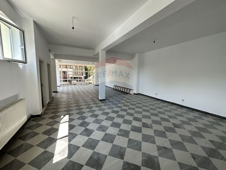 216.44sq.m Commercial Space for sale, Alecu Russo area