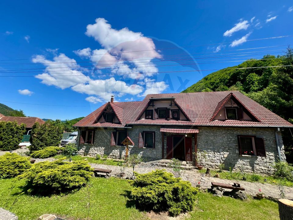 13 room Hotel / Pension for sale