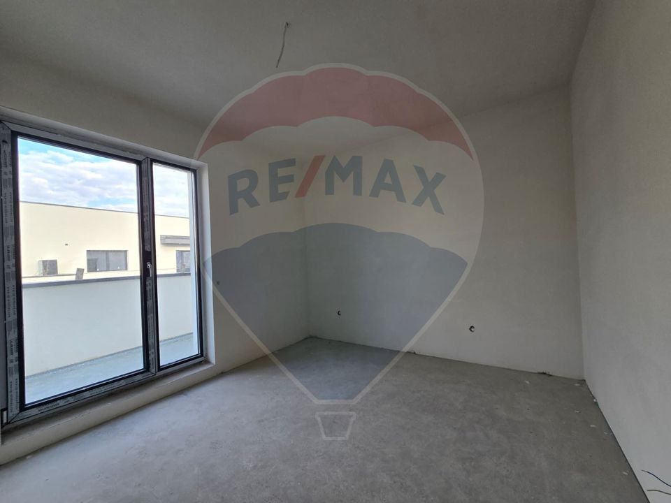 Apartament 3 camere, zona Între Lacuri