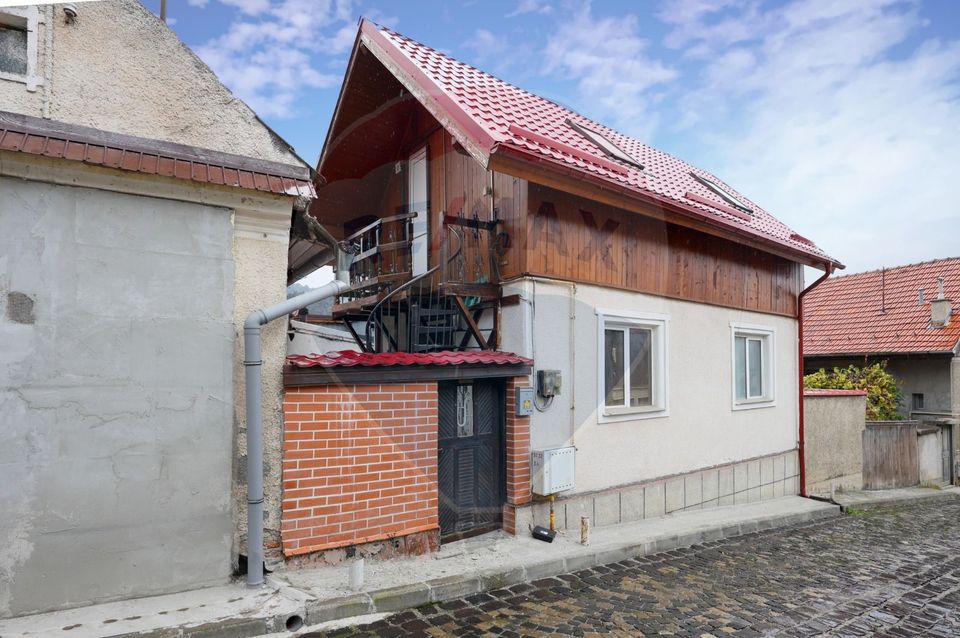 Vilă cu 3 camere, de vânzare, în zona Centrul Istoric!