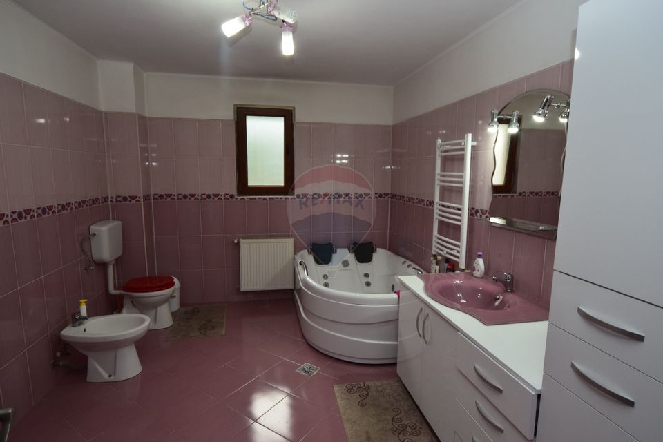 7 room House / Villa for sale