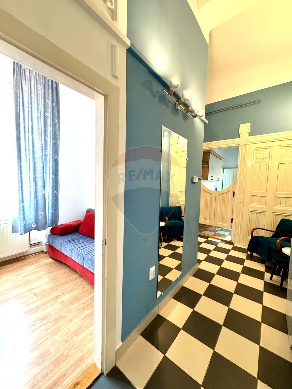 Apartament cu 2 camere de vânzare în zona Ultracentral