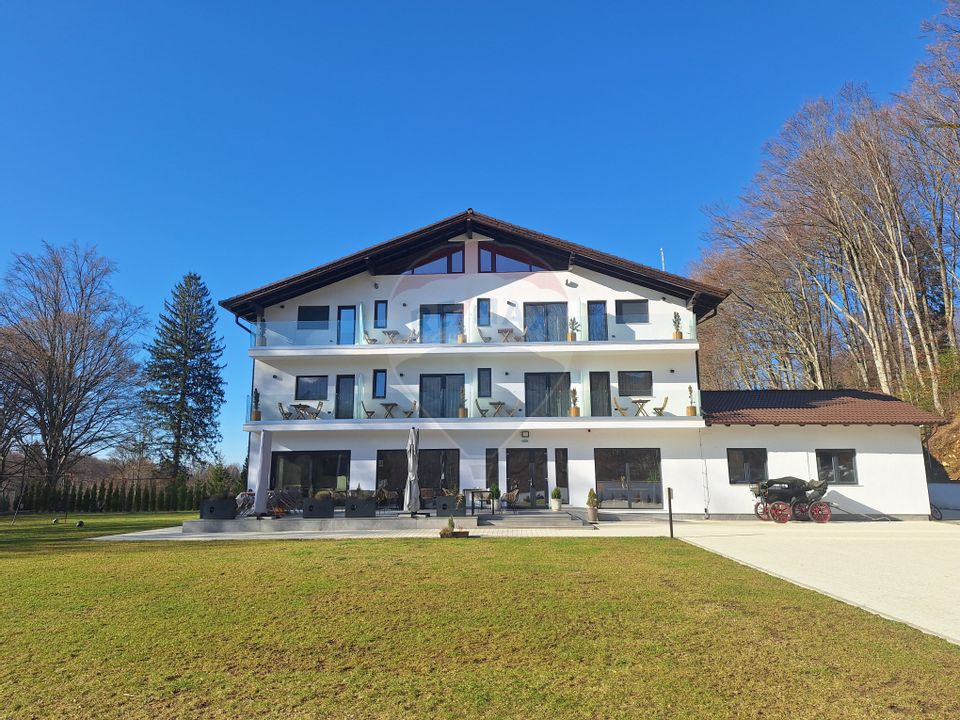 12 room Hotel / Pension for rent, Central area