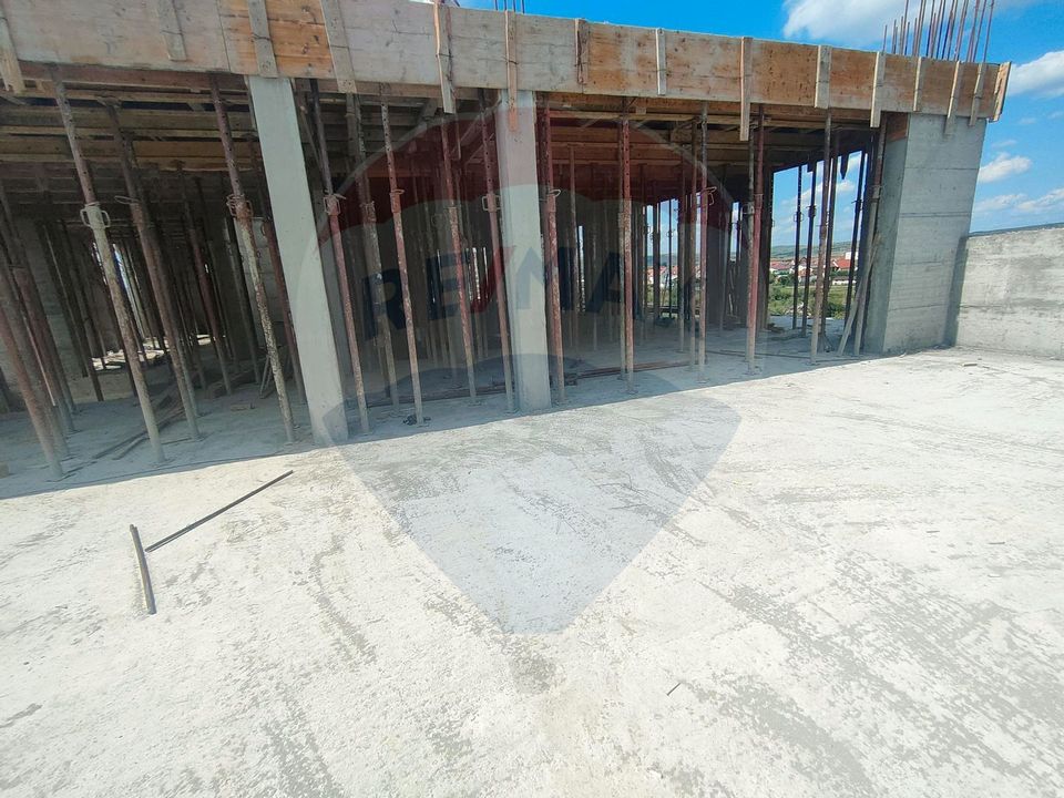 Apartament de vanzare cu gradina