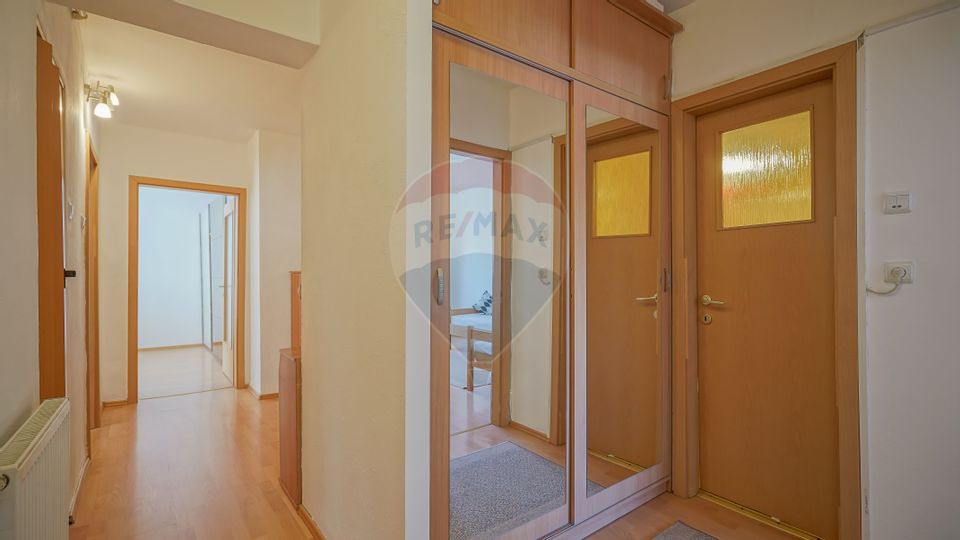 COMISION 0%! Apartament 3 camere|Racadau|Parcare|Boxa|Etj.Intermediar