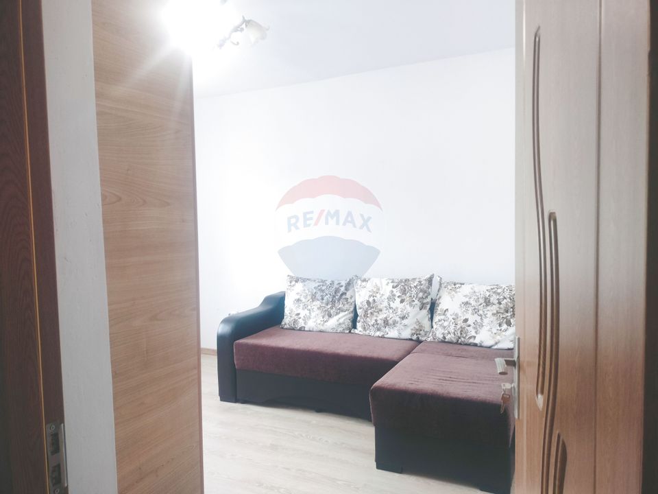 Apartament cu trei camere în zona Vitrometan- de inchiriat