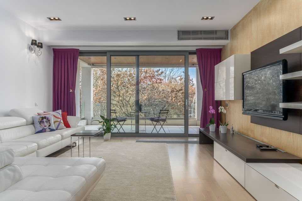 Apartament cu 3 camere de lux, prima linie Parcul Herăstrău