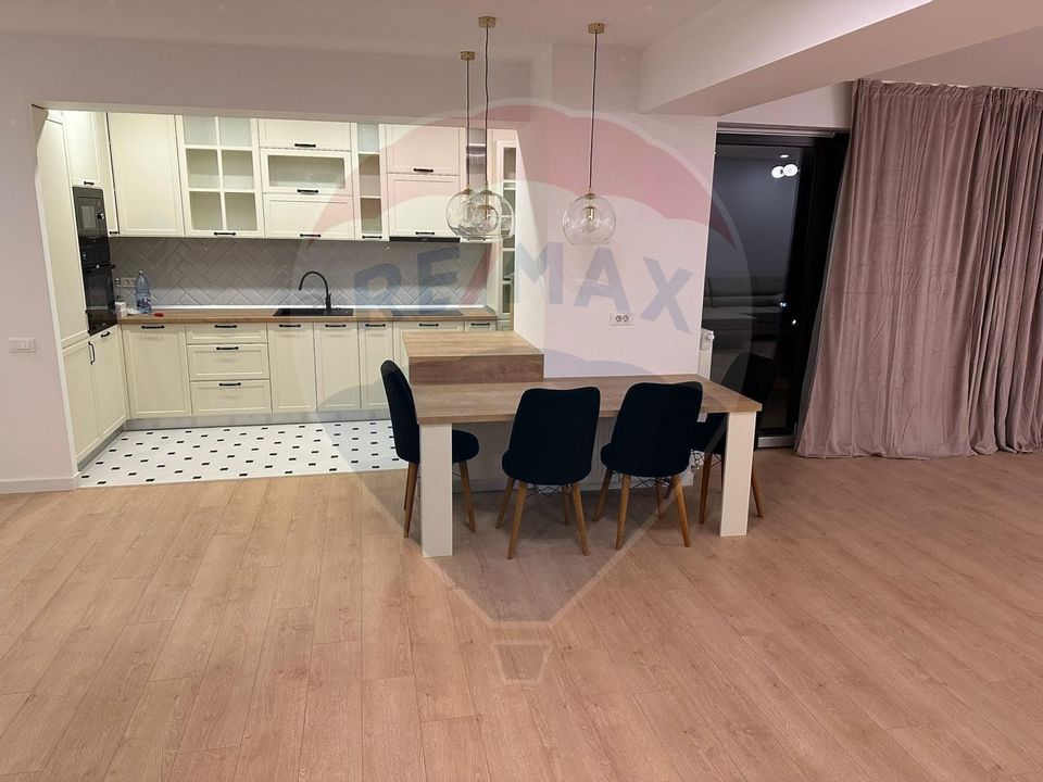 Apartament cu 3 camere de închiriat în zona Stefan cel Mare