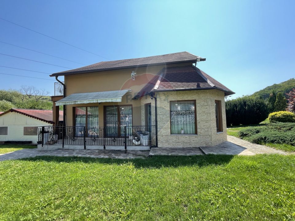 6 room House / Villa for sale