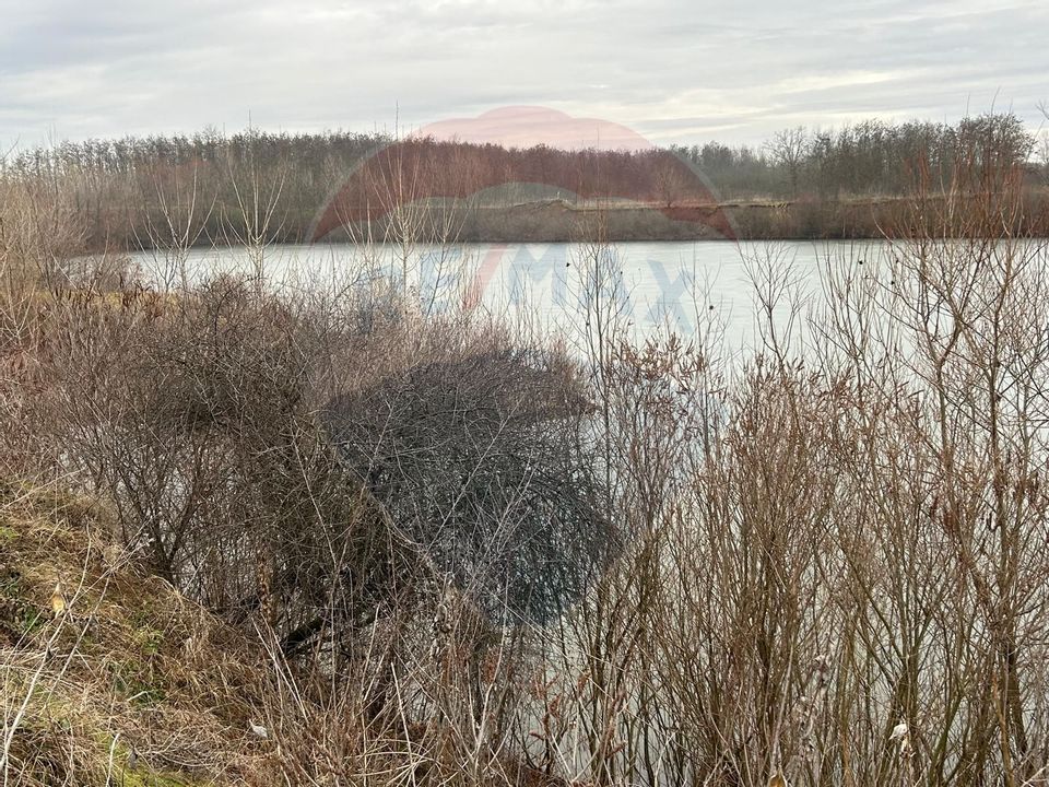 Teren si lac de pescuit 33,842mp Taut