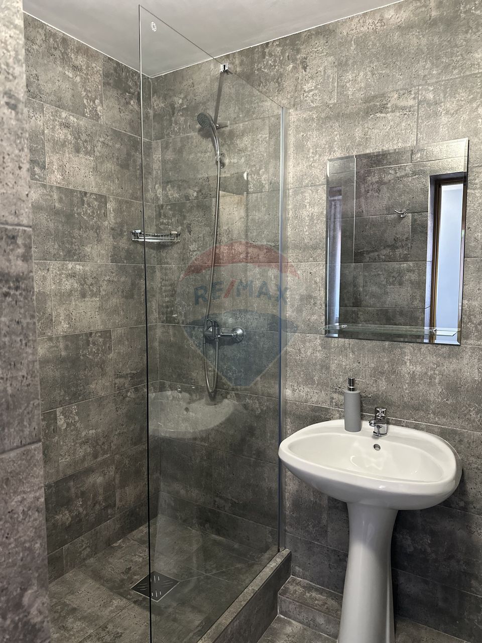 18 room Hotel / Pension for sale