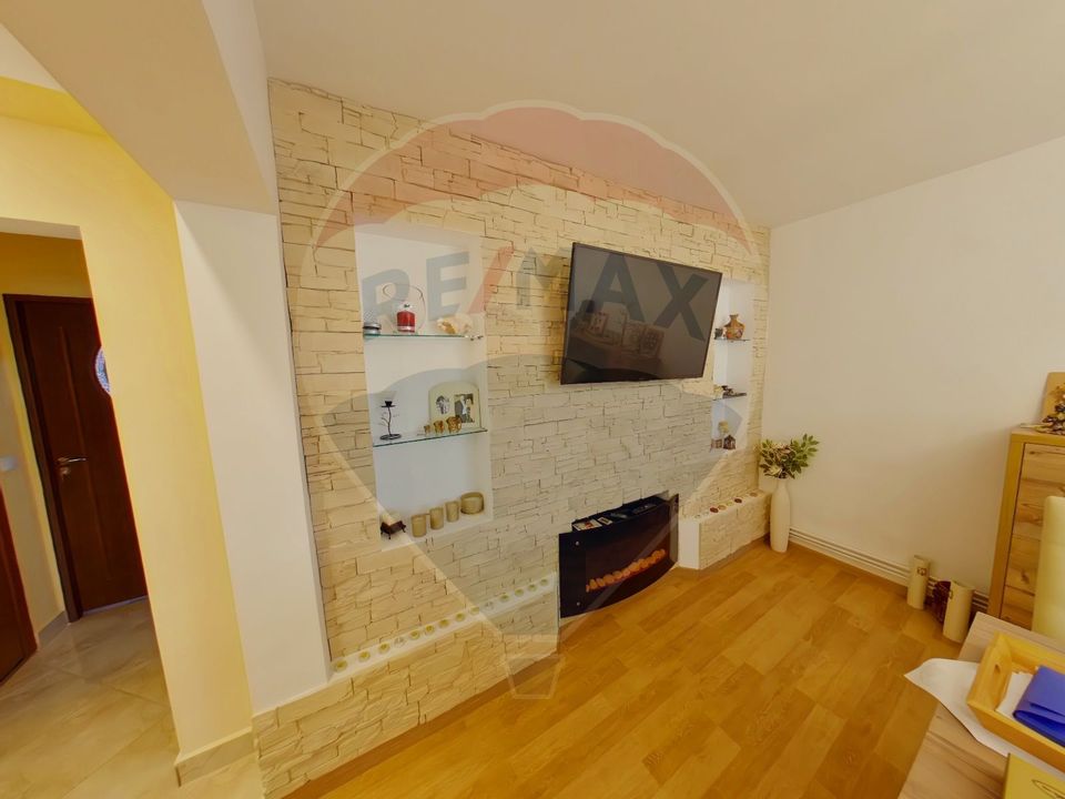 Apartament cu 3 camere de vânzare în zona Central