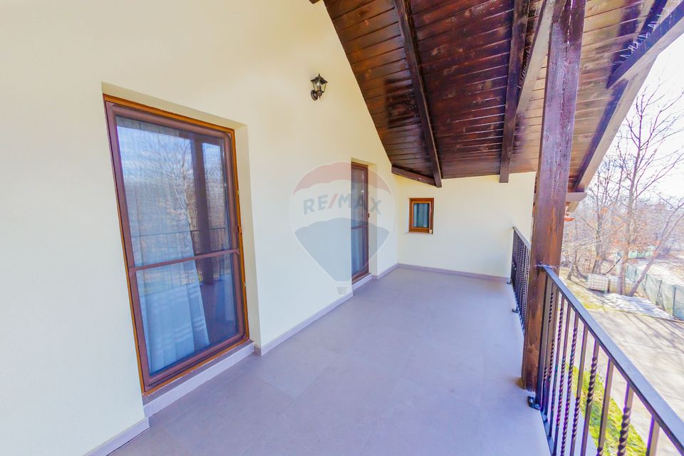 VILA CU TEREN GENEROS DE VANZARE/SCHIMB CU CASA