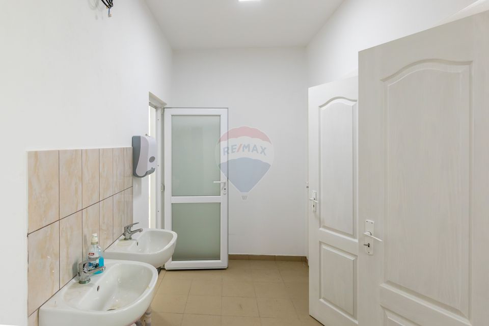 Hală 1.000 mp + curte 3.200 mp + CASĂ 160 mp BONUS | Acces TIR | Bacău