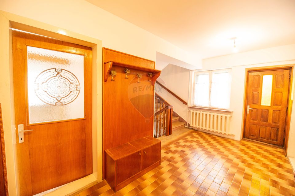 Casa individuala cu 7 camere, de vanzare 250 mp utili,  Buzau