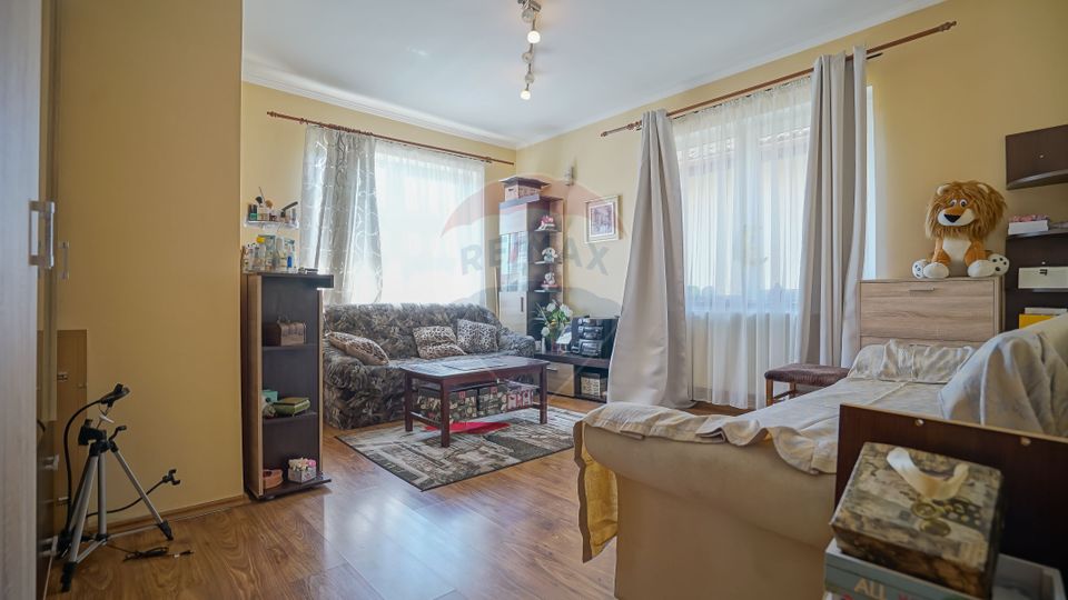 Casa/vila de vanzare, zona unica, Bronzului, cartier Tractorul, Brasov