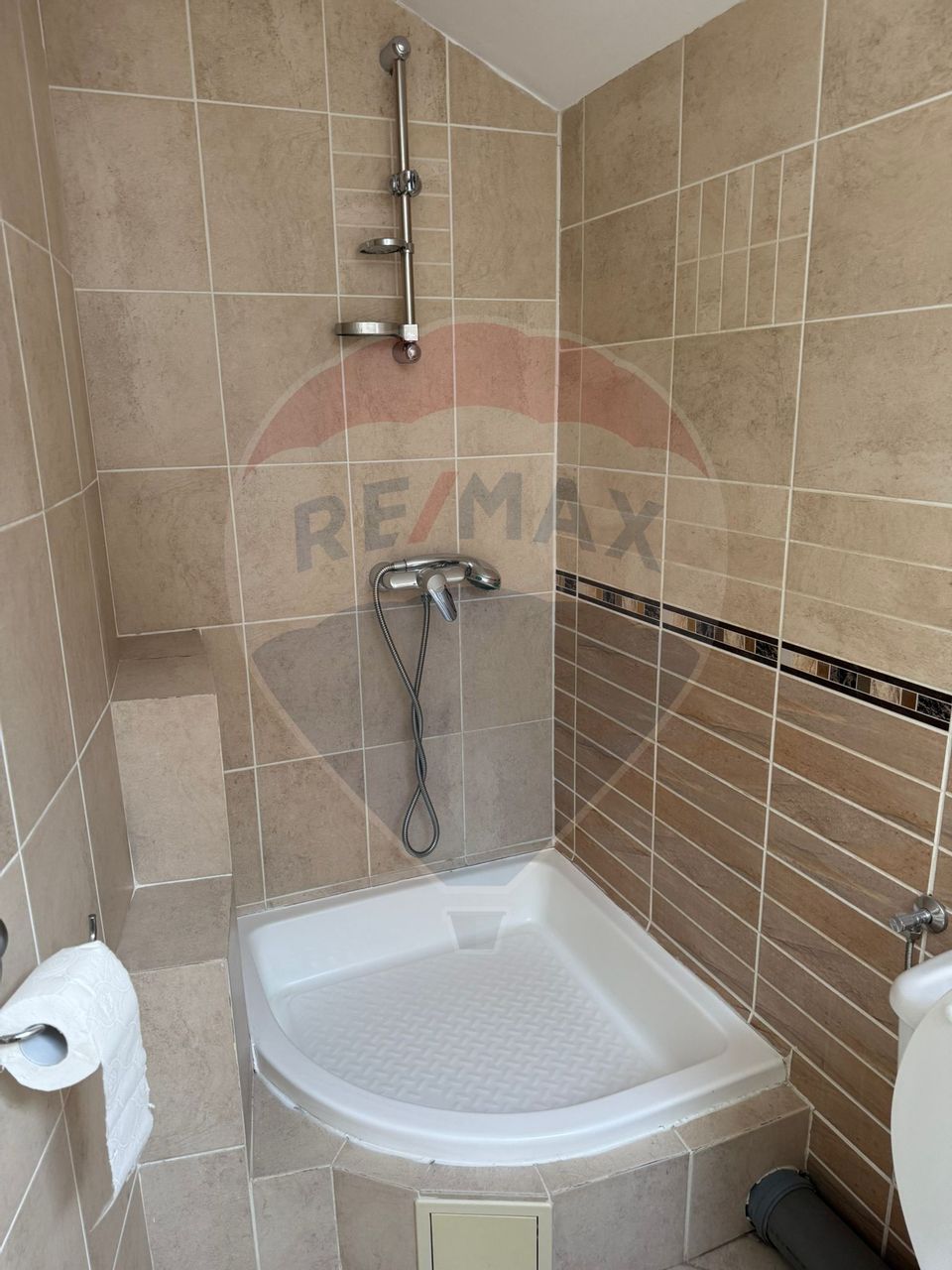 6 room House / Villa for rent, Valea Borcutului area