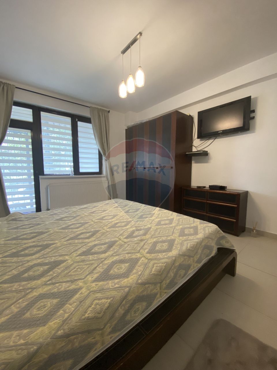 Apartament 3 camere, mobilat si utilat,  la 1 minut de M4 Laminorului