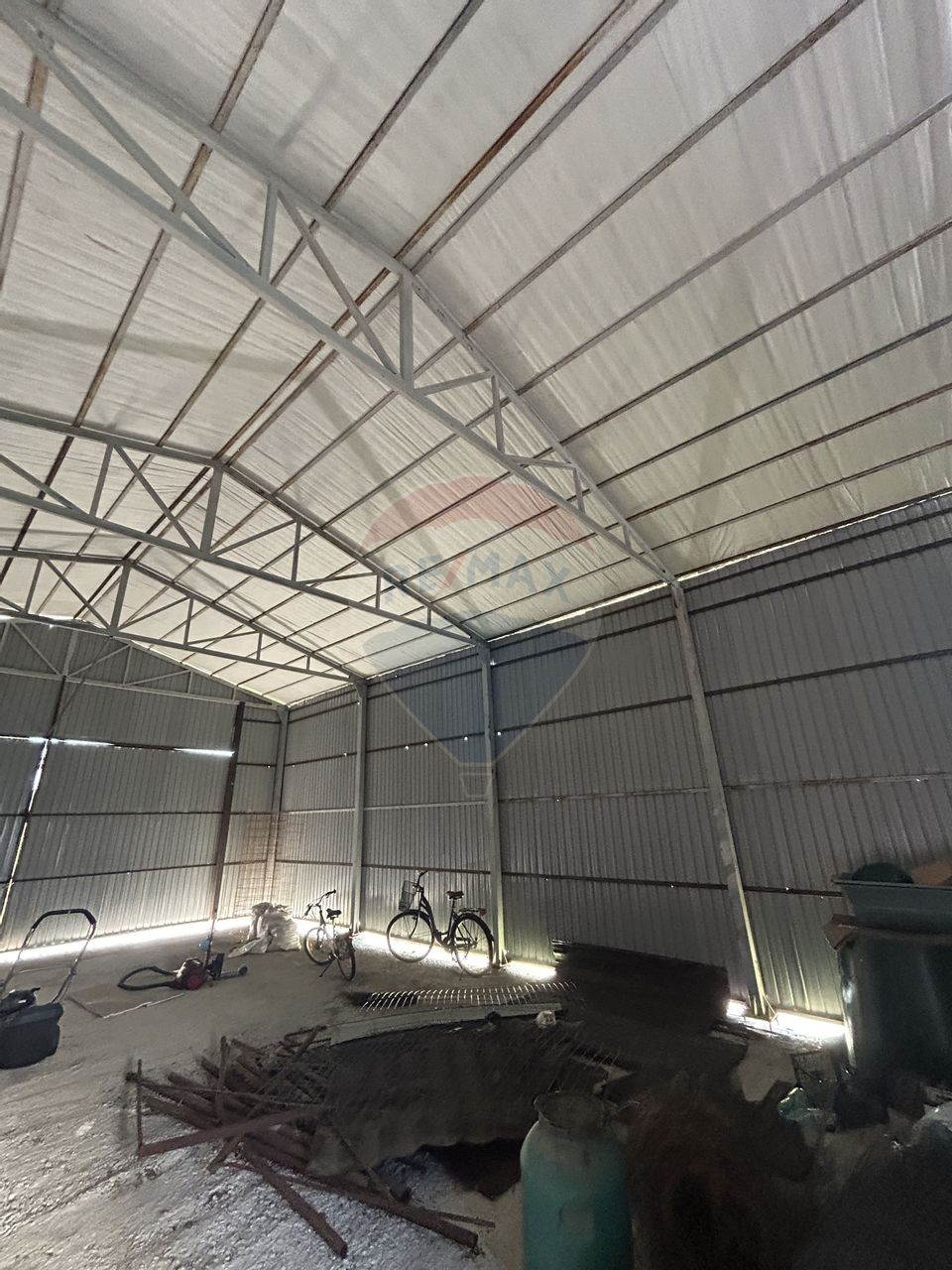 100sq.m Industrial Space for sale