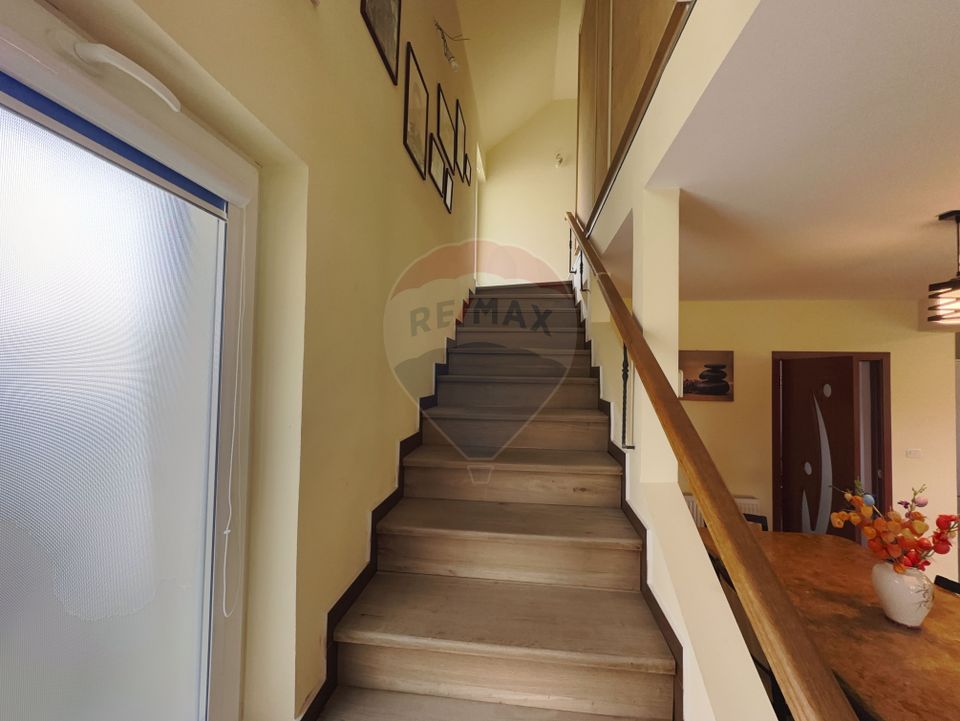 "House / Villa for sale located in Recaș, 195 sqm (built area)"