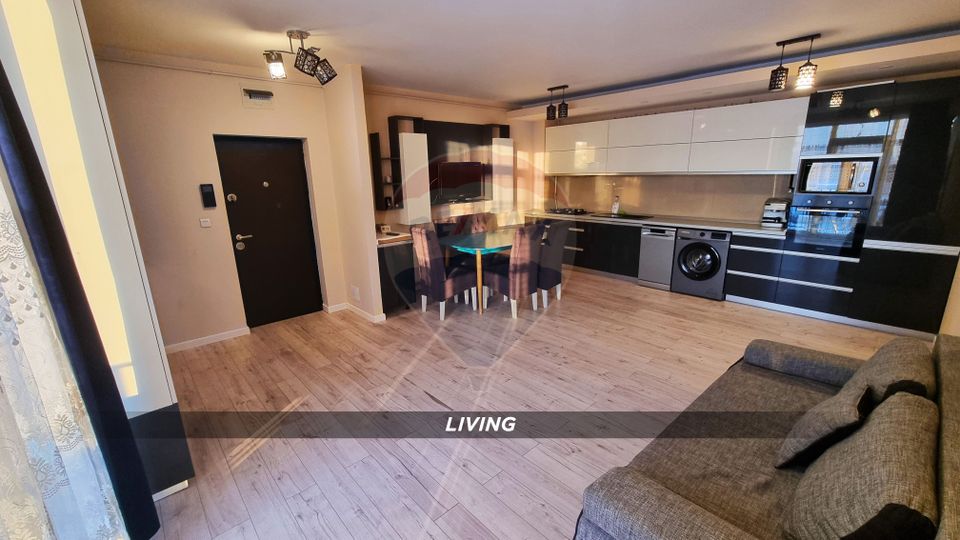 Apartament 3 camere de închiriat bloc nou lift în zona ultra Central