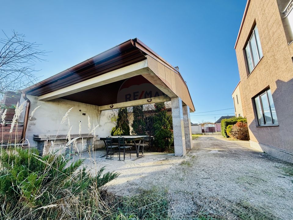 6 room House / Villa for sale