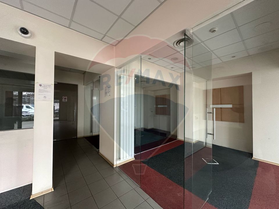 158sq.m Commercial Space for rent, Ultracentral area