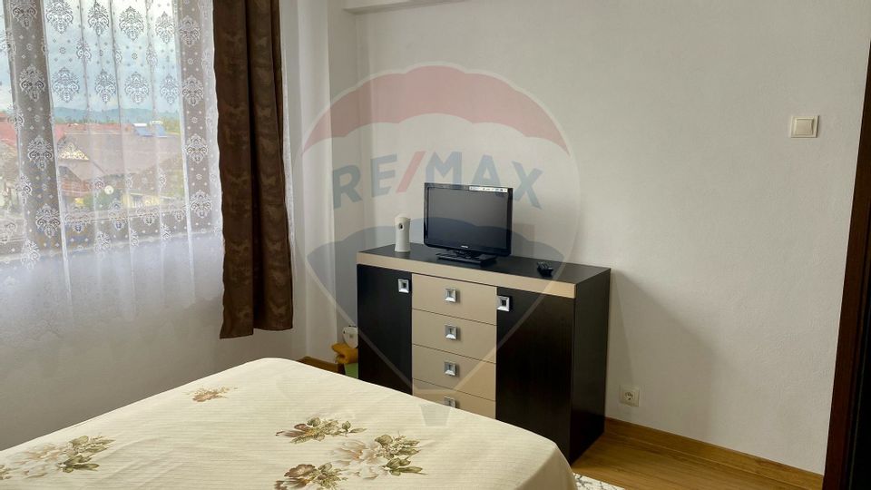 Apartament cu 3 camere de vânzare