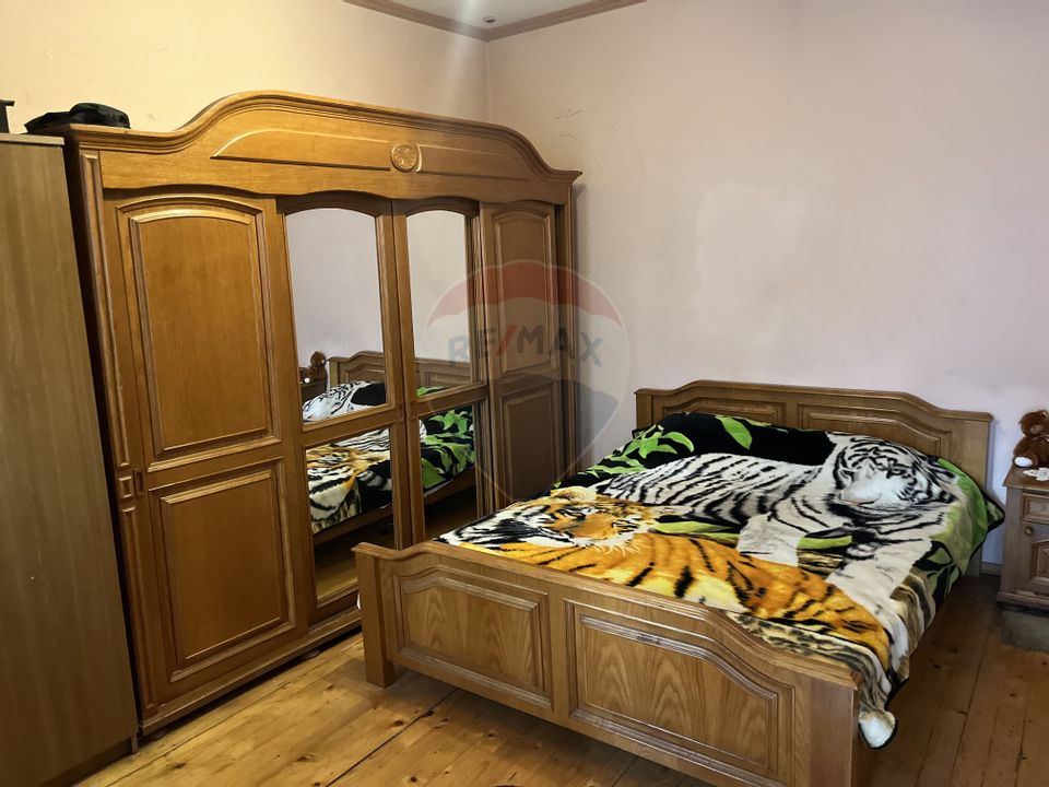 6 room House / Villa for sale, Marasesti area