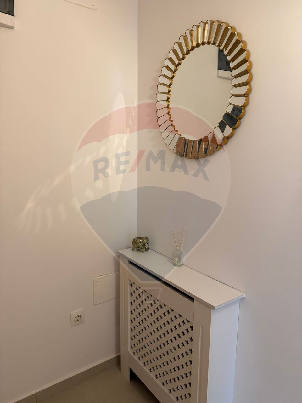 Apartament cu 3 camere, 2 bai și loc de parcare