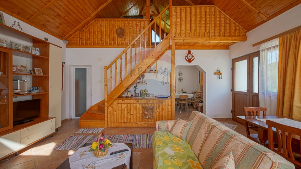 Vilă în zona Glăjărie, 10 camere, Sp + E + M, teren 2789 mp