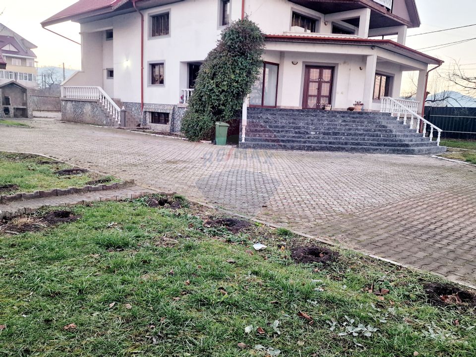 12 room House / Villa for sale