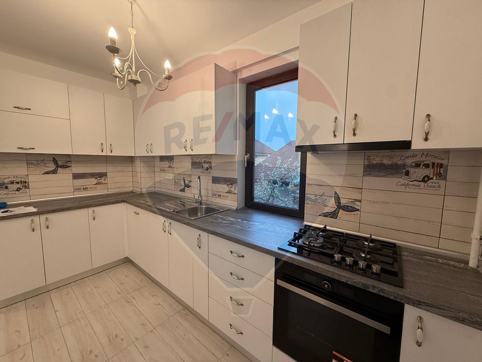 Apartament Decomandat Central 3 camere, 2 bai + loc de parcare privat