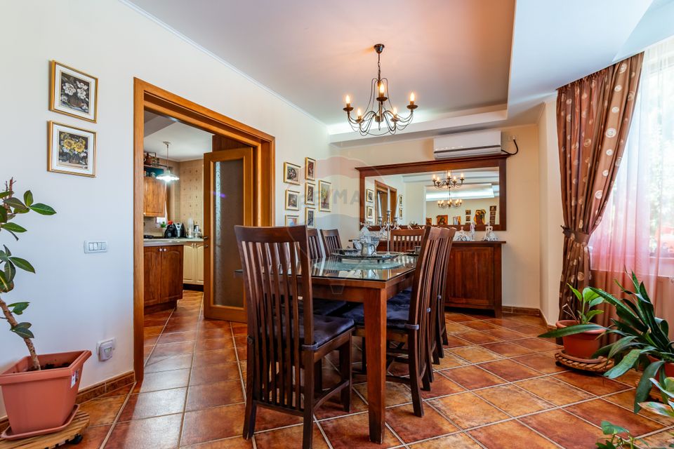 House / Villa for sale in Corbeanca, Blue Lagoon, near the lake