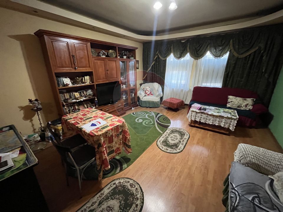 6 room House / Villa for sale, Marasesti area